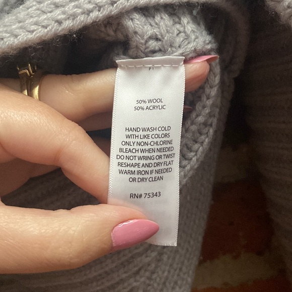 Max Studio sweater - Picture 5 of 5